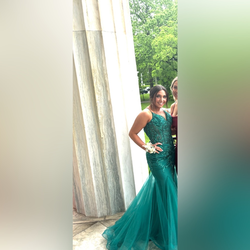 Jasz prom dress emerald green with lace and poofy train